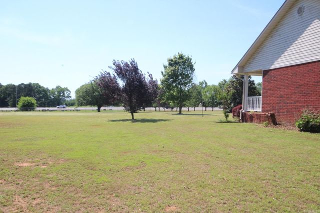 3 Elberta Ave., Nashville, AR 71852
