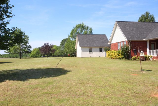 3 Elberta Ave., Nashville, AR 71852
