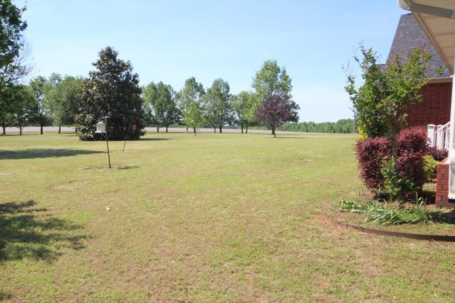 3 Elberta Ave., Nashville, AR 71852
