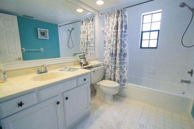 454 Ashwood Place, Boca Raton, FL 33431