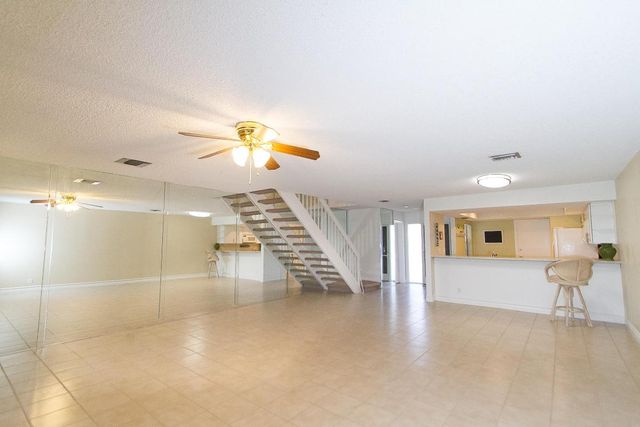 454 Ashwood Place, Boca Raton, FL 33431