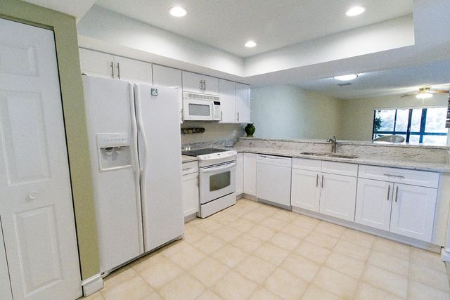 454 Ashwood Place, Boca Raton, FL 33431