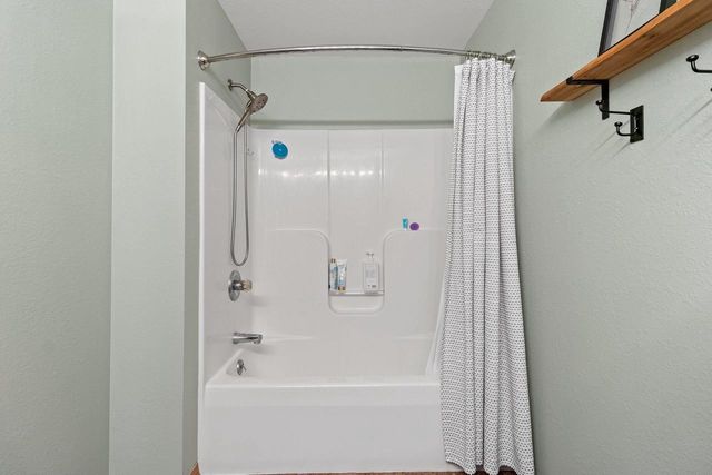 1933 ANITA COURT, Appleton, WI 54913