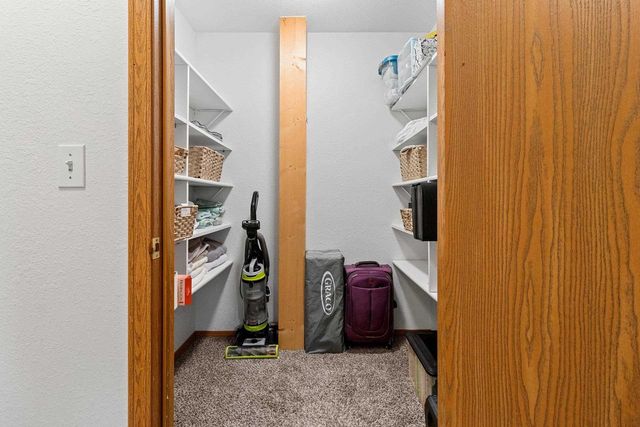 1933 ANITA COURT, Appleton, WI 54913