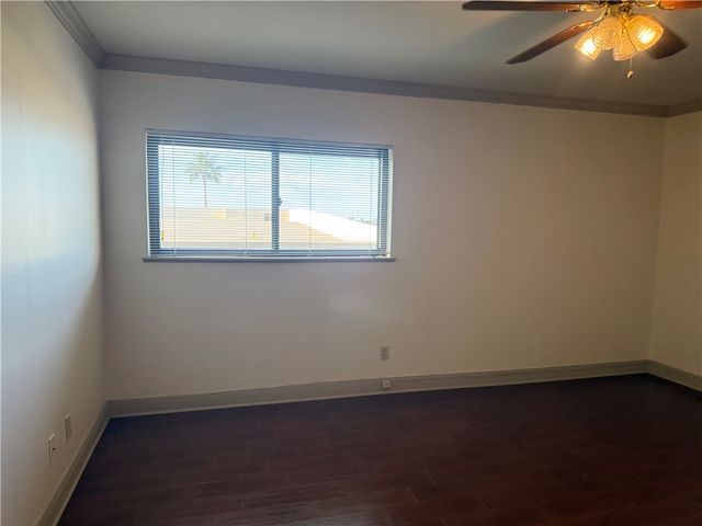 4350 Ocean Dr 301, Corpus Christi, TX 78412