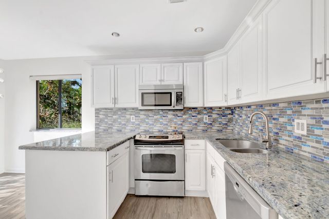 5334 Fountains Drive S, Greenacres, FL 33467