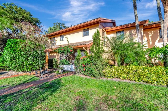 5334 Fountains Drive S, Greenacres, FL 33467