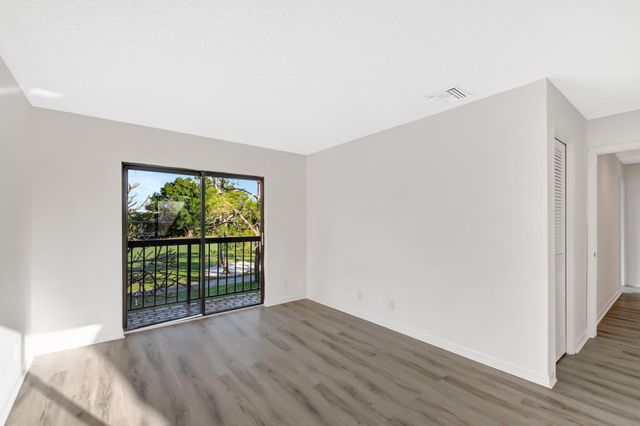 5334 Fountains Drive S, Greenacres, FL 33467