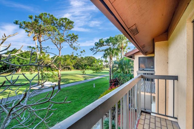 5334 Fountains Drive S, Greenacres, FL 33467