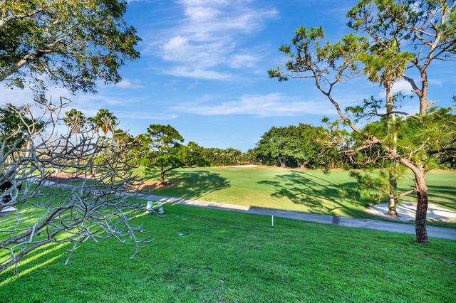 5334 Fountains Drive S, Greenacres, FL 33467