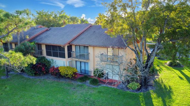 5334 Fountains Drive S, Greenacres, FL 33467