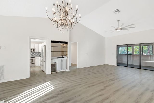 5334 Fountains Drive S, Greenacres, FL 33467