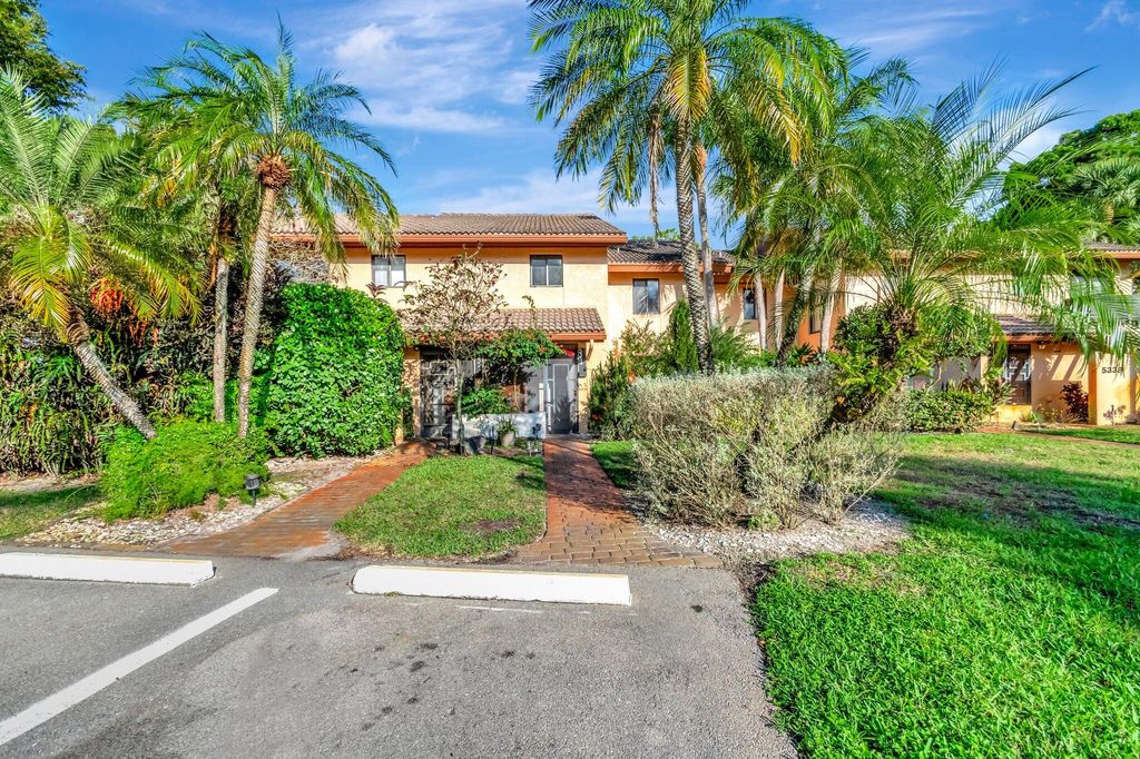 5334 Fountains Drive S, Greenacres, FL 33467