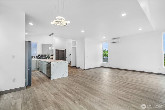 8610 42nd Avenue S, Seattle, WA 98118