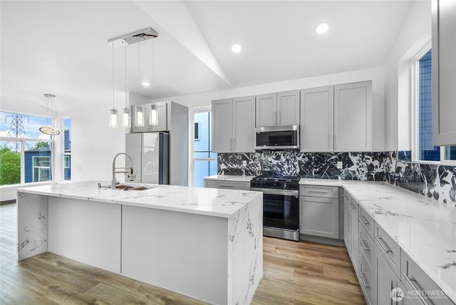 8610 42nd Avenue S, Seattle, WA 98118