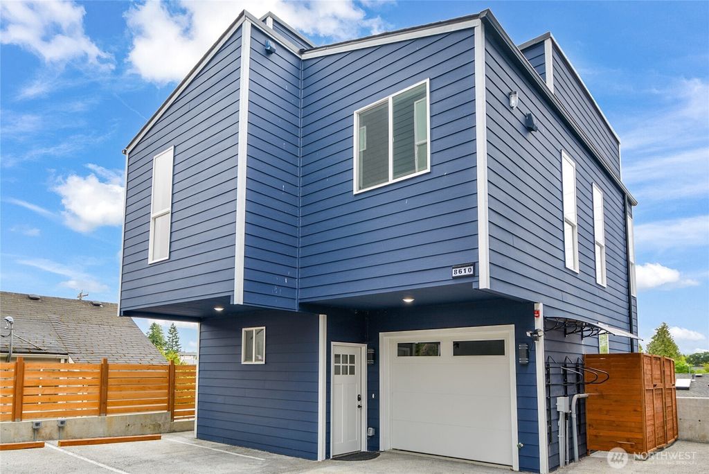 8610 42nd Avenue S, Seattle, WA 98118