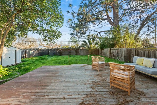 5930 18th Ave, Sacramento, CA 95820