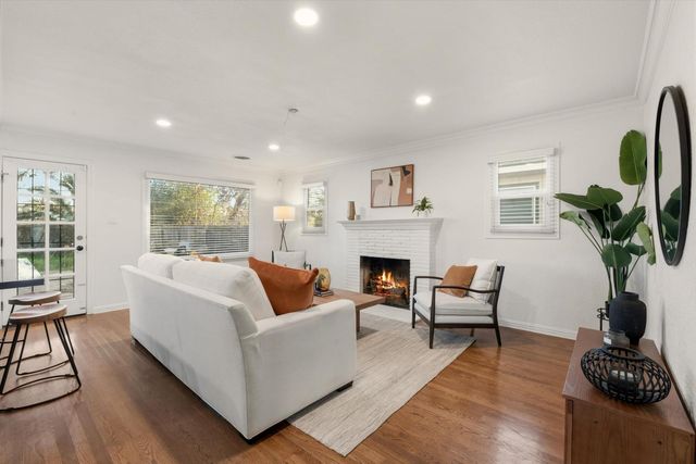 5930 18th Ave, Sacramento, CA 95820