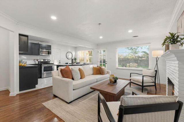 5930 18th Ave, Sacramento, CA 95820