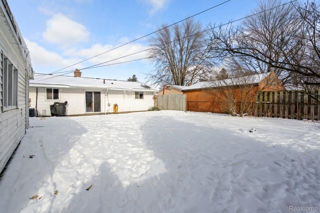 35739 Thames Street, Westland, MI 48186