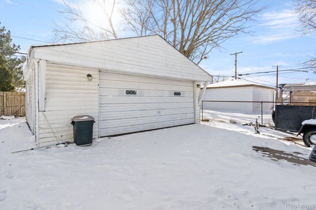 35739 Thames Street, Westland, MI 48186