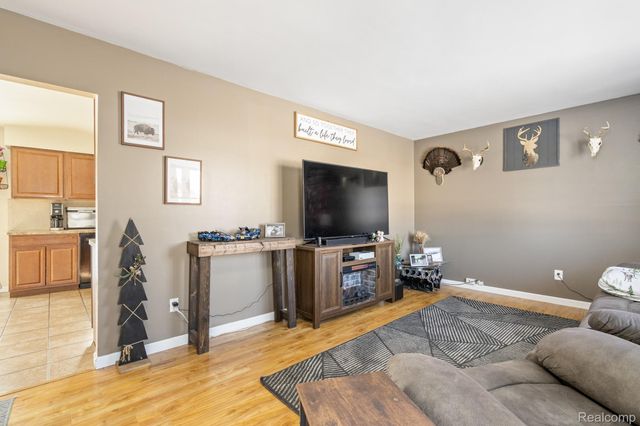 35739 Thames Street, Westland, MI 48186