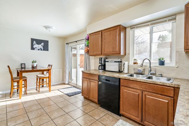 35739 Thames Street, Westland, MI 48186