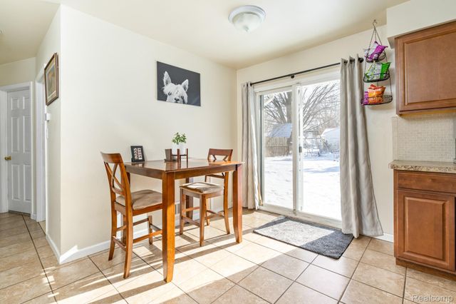 35739 Thames Street, Westland, MI 48186