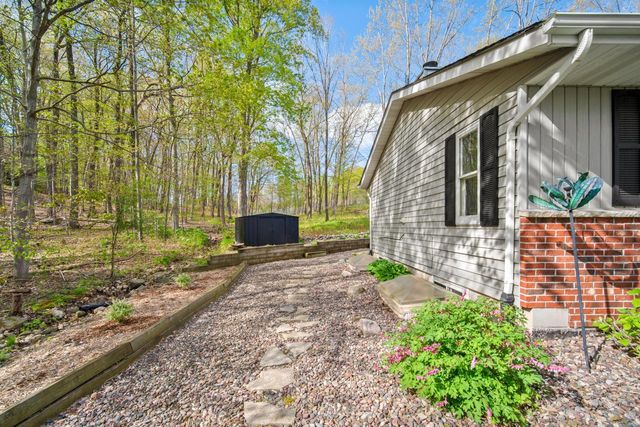 2120 Willowbrook DRIVE, West Bend, WI 53090