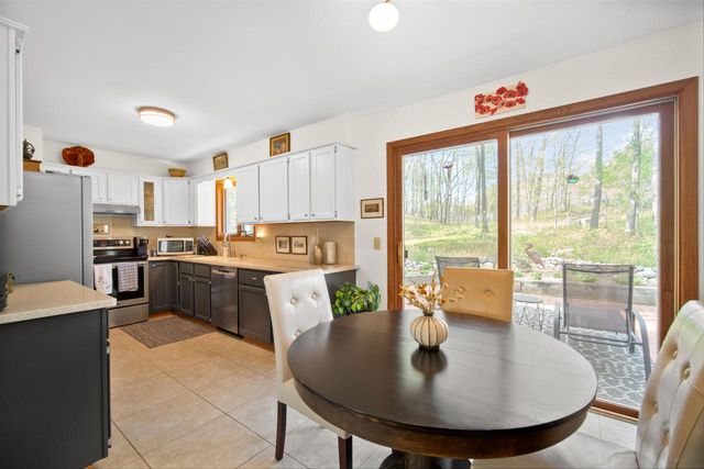 2120 Willowbrook DRIVE, West Bend, WI 53090