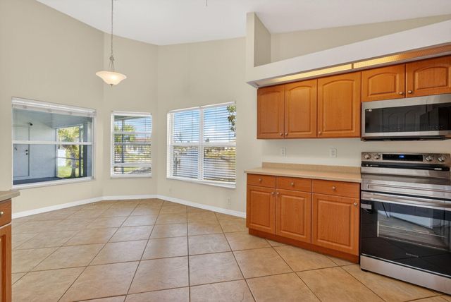 2902 NW 17th Avenue, Cape Coral, FL 33993