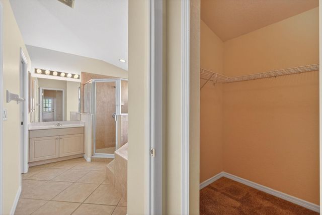 2902 NW 17th Avenue, Cape Coral, FL 33993