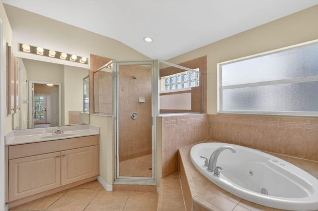 2902 NW 17th Avenue, Cape Coral, FL 33993