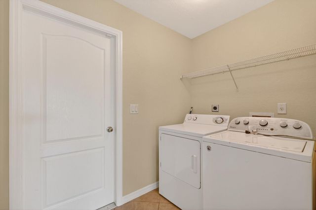 2902 NW 17th Avenue, Cape Coral, FL 33993