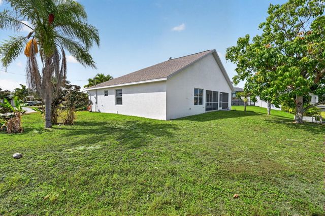 2902 NW 17th Avenue, Cape Coral, FL 33993