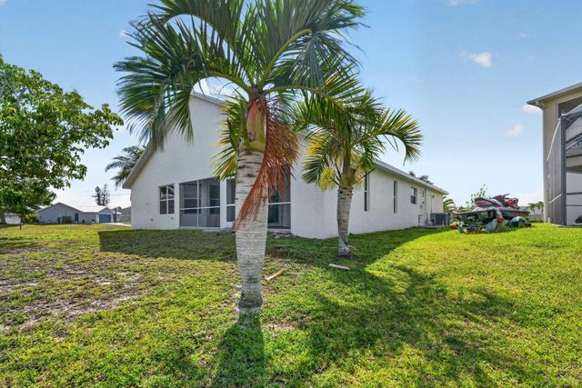 2902 NW 17th Avenue, Cape Coral, FL 33993