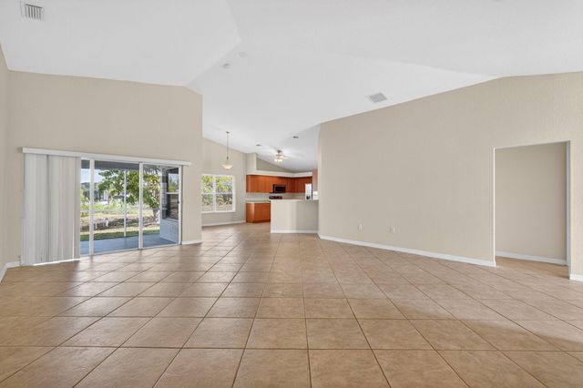 2902 NW 17th Avenue, Cape Coral, FL 33993
