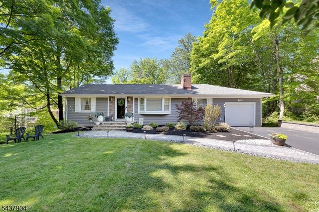 231 Stirling Rd, Watchung Boro, NJ 07069