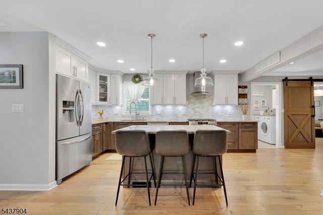 231 Stirling Rd, Watchung Boro, NJ 07069