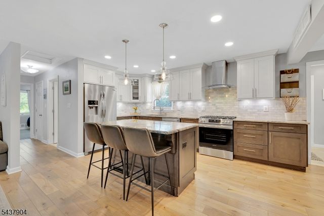231 Stirling Rd, Watchung Boro, NJ 07069