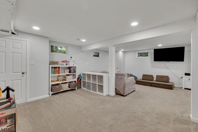 231 Stirling Rd, Watchung Boro, NJ 07069