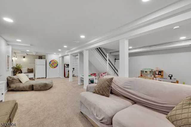 231 Stirling Rd, Watchung Boro, NJ 07069