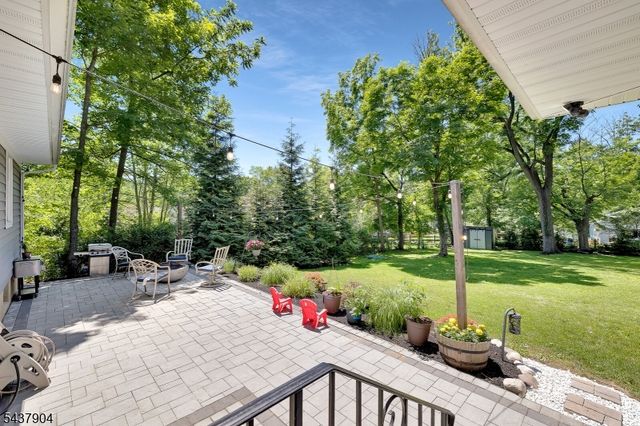 231 Stirling Rd, Watchung Boro, NJ 07069