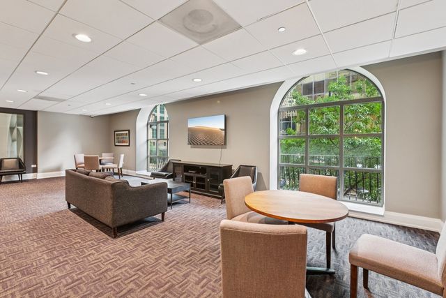 630 N State Street 2004, Chicago, IL 60654