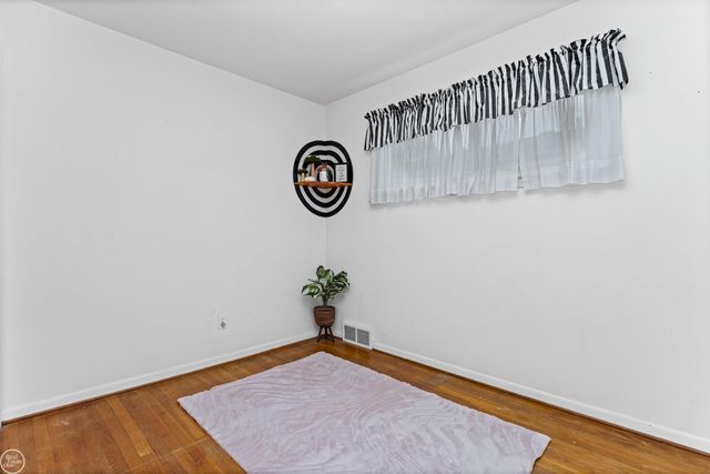 22609 Lake Drive, Saint Clair Shores, MI 48082