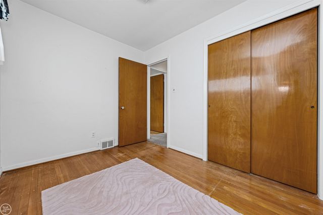 22609 Lake Drive, Saint Clair Shores, MI 48082