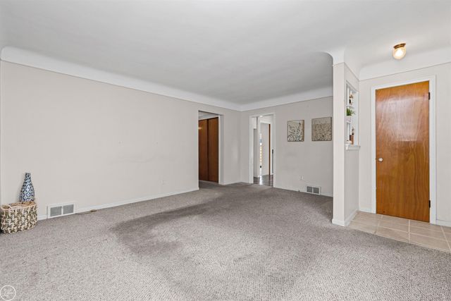 22609 Lake Drive, Saint Clair Shores, MI 48082