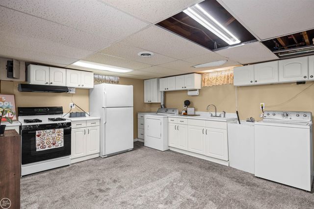 22609 Lake Drive, Saint Clair Shores, MI 48082