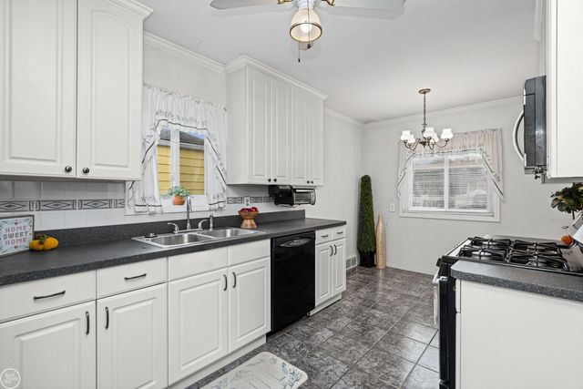 22609 Lake Drive, Saint Clair Shores, MI 48082