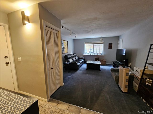 219 Fox Run Lane, Carmel, NY 10512